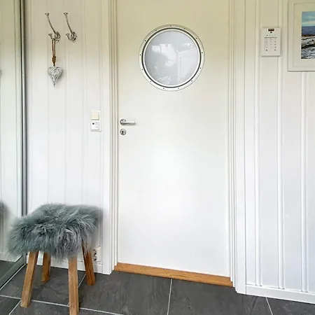 8 Person In Averoy-by Traum Vakantiehuis Sveggen